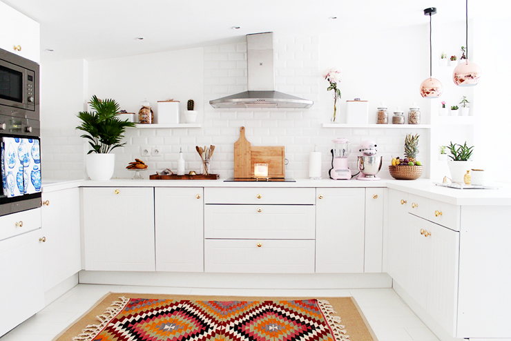 beautiful-white-kitchen-mycurvesandcurls-homedecor