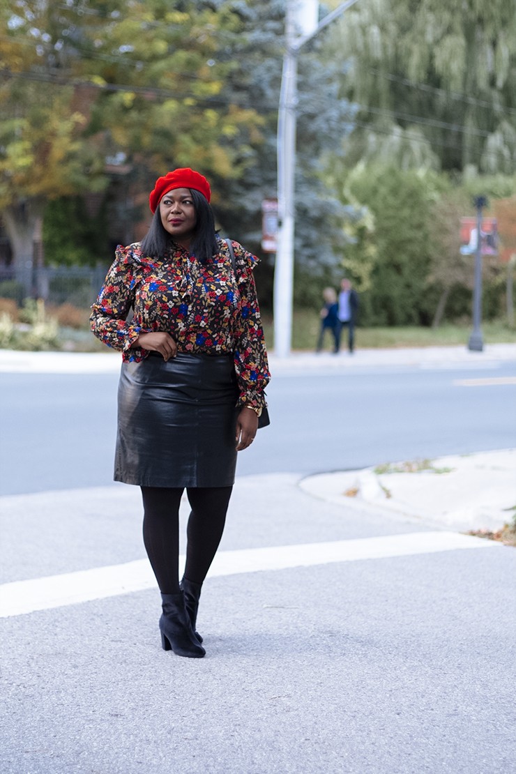 PLus size fall outfit ideas-leather-skirt- Mycurvesandcurls