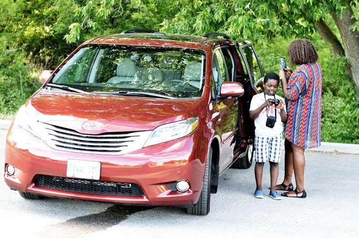 road-trip-with-toyota-sienna-1canada-mycurves-and-curls-canadian-influencer