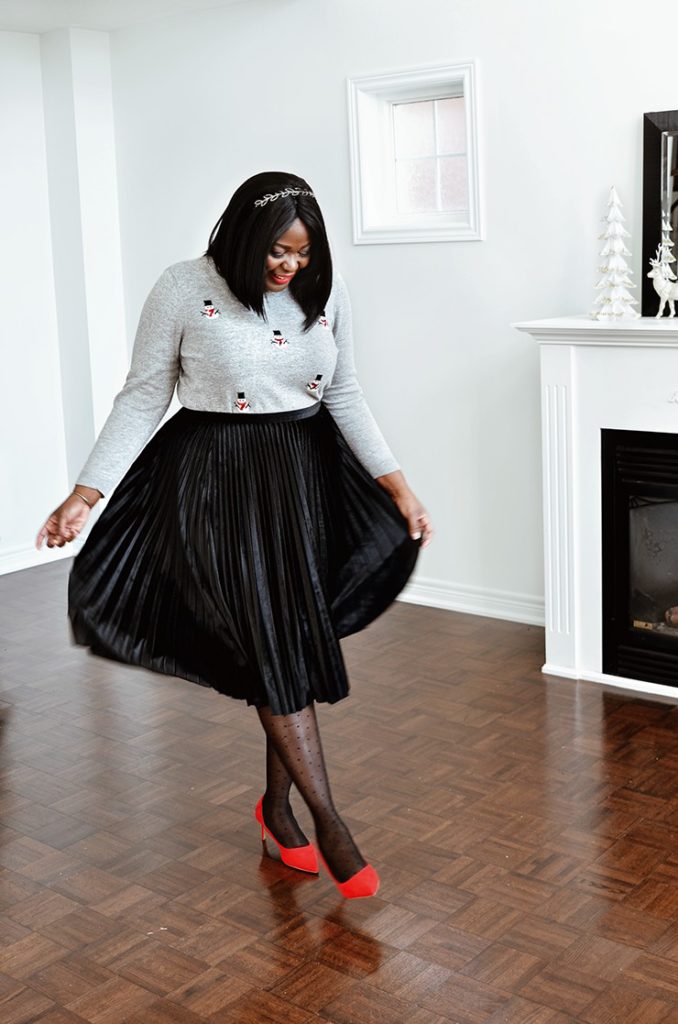 Chritmas holiday party outfits. Velvet pleated skirt and chritmas sweater plus size