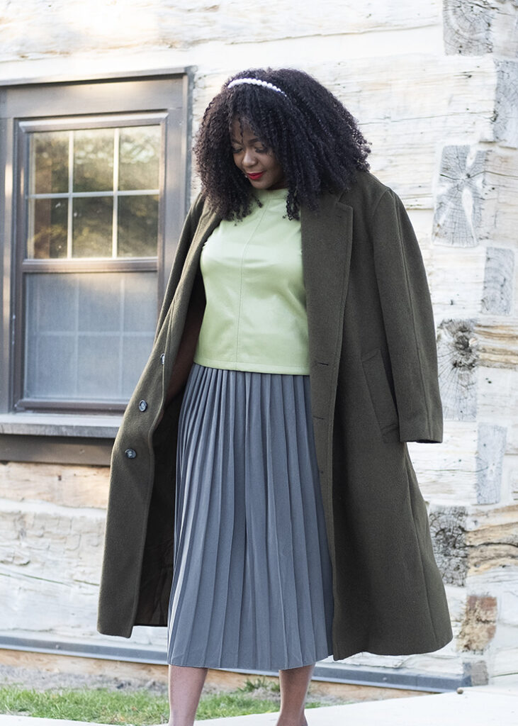 How To Wear A Pleated Skirt With A Tummy - My Curves And Curls